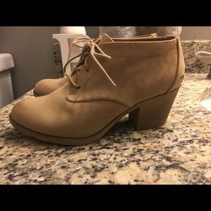 ADORABLE ANKLE BOOTS by ROCKET DOG